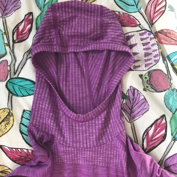 Fuschia Lululemon hooded pullover - Picture 5 of 6